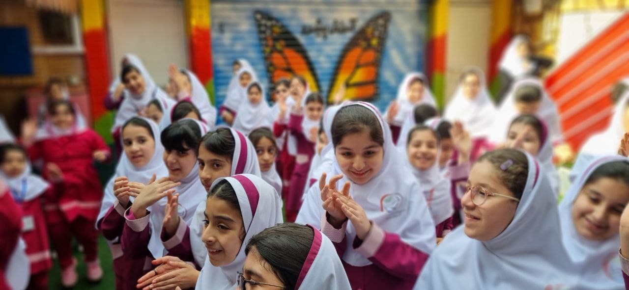 ۱۳ آبان(روز دانش آموز گرامی باد)